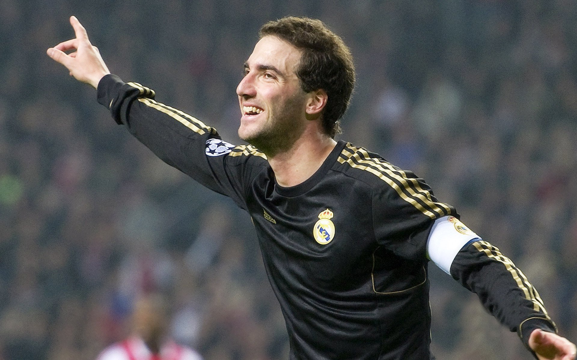 爱游戏官网-勇士主场击败凯尔特人，库里准绝杀引全场欢呼，勇士vs凯尔特人库里47分全场回放